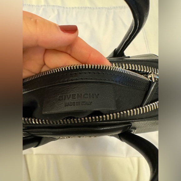 Givency Antigonia Small bag in black - Picture 6 of 7
